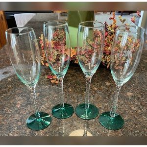 Set of 4 Champagne Flutes withith Twisted Stems and Teal bases